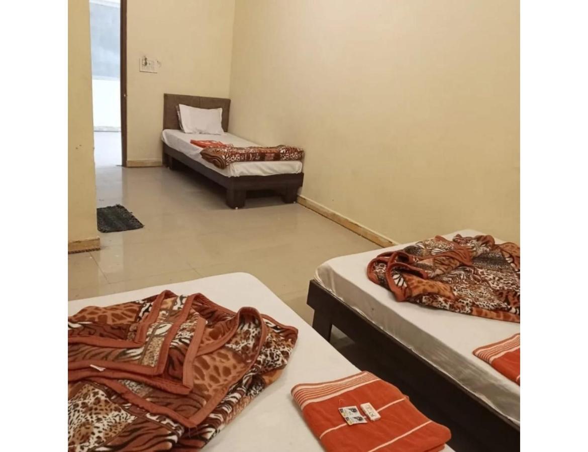 Hotel Mahakal Vishram, Ujjain Zewnętrze zdjęcie