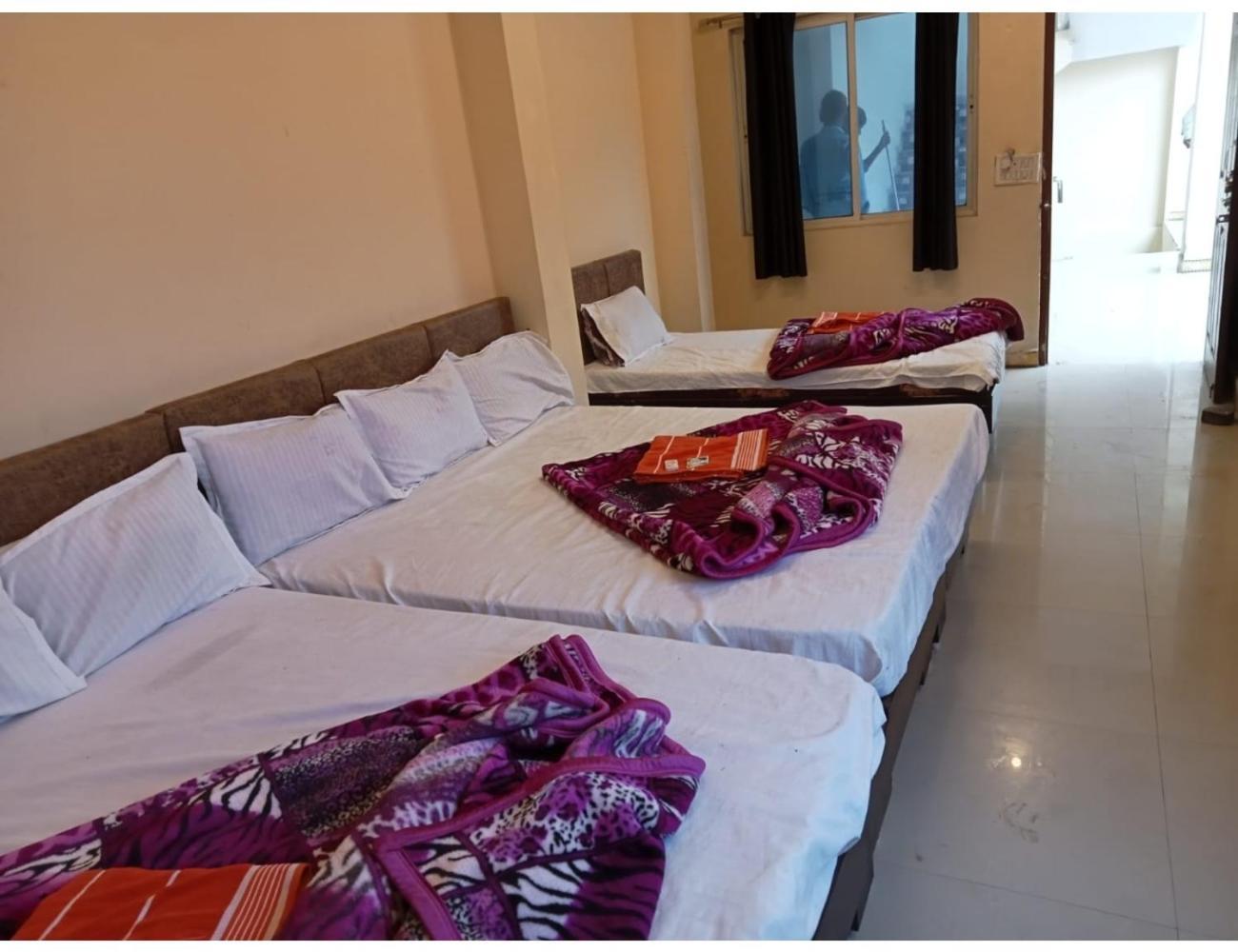 Hotel Mahakal Vishram, Ujjain Zewnętrze zdjęcie